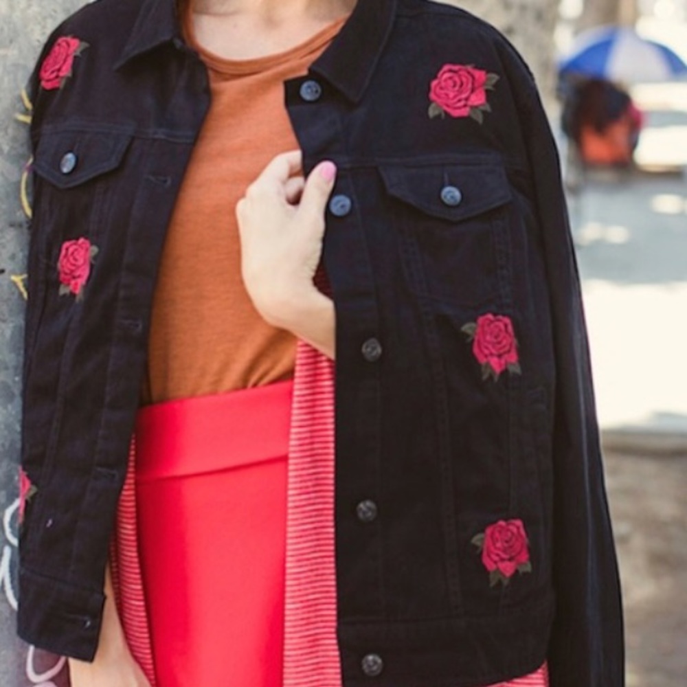 Lularoe XS Harvey black red roses